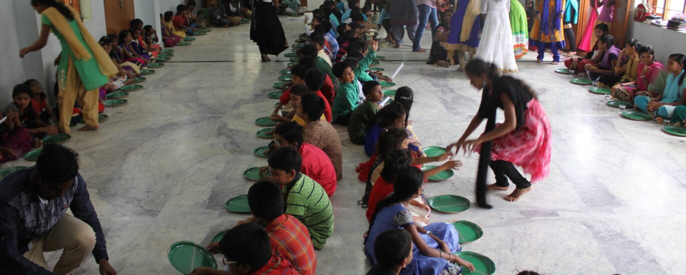 Healthy Meals, Happy Hearts: The Impact of Nutritious Food on Children Provide meals for poor kids